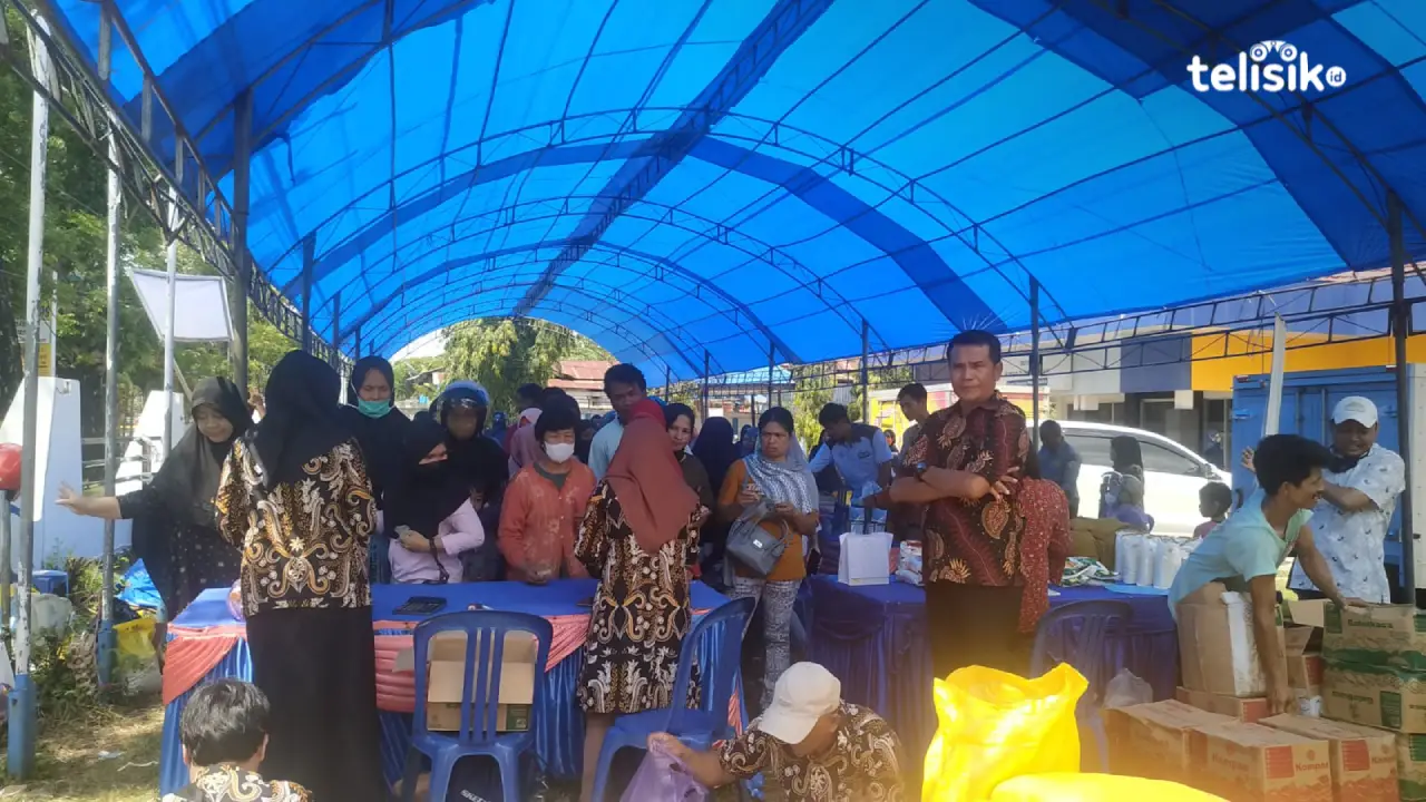 Warga Kota Kendari Serbu Pasar Murah di Dua Titik Ini
