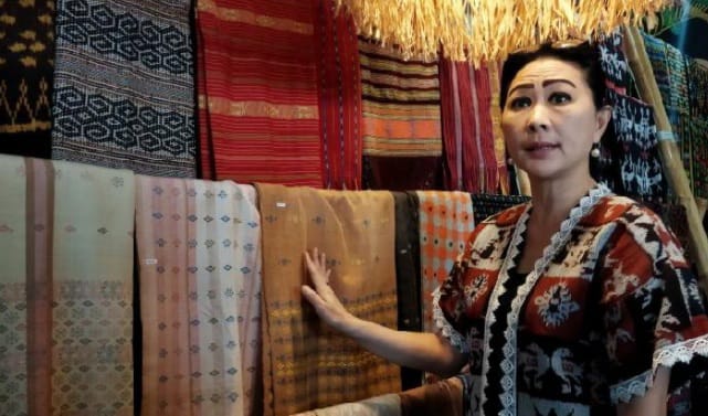 11 Kepala Negara Akan Pakai Kemeja dan Selendang Tenun Khas di ASEAN Summit Labuan Bajo