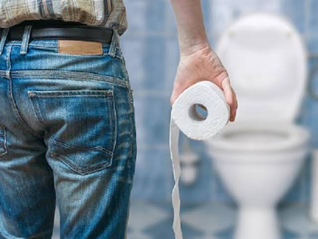 2 Penyebab Utama Susah BAB Saat Puasa
