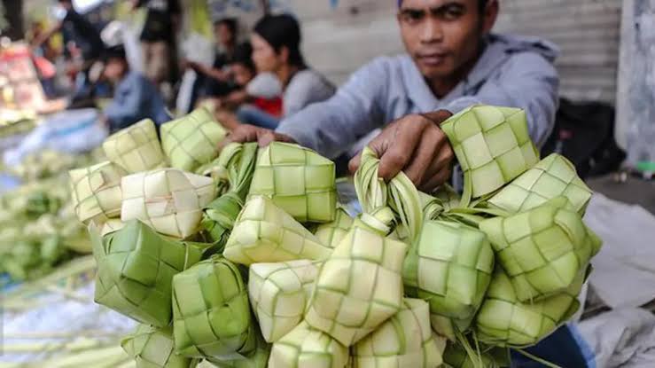 7 Kebiasaan Masyarakat Jelang Lebaran