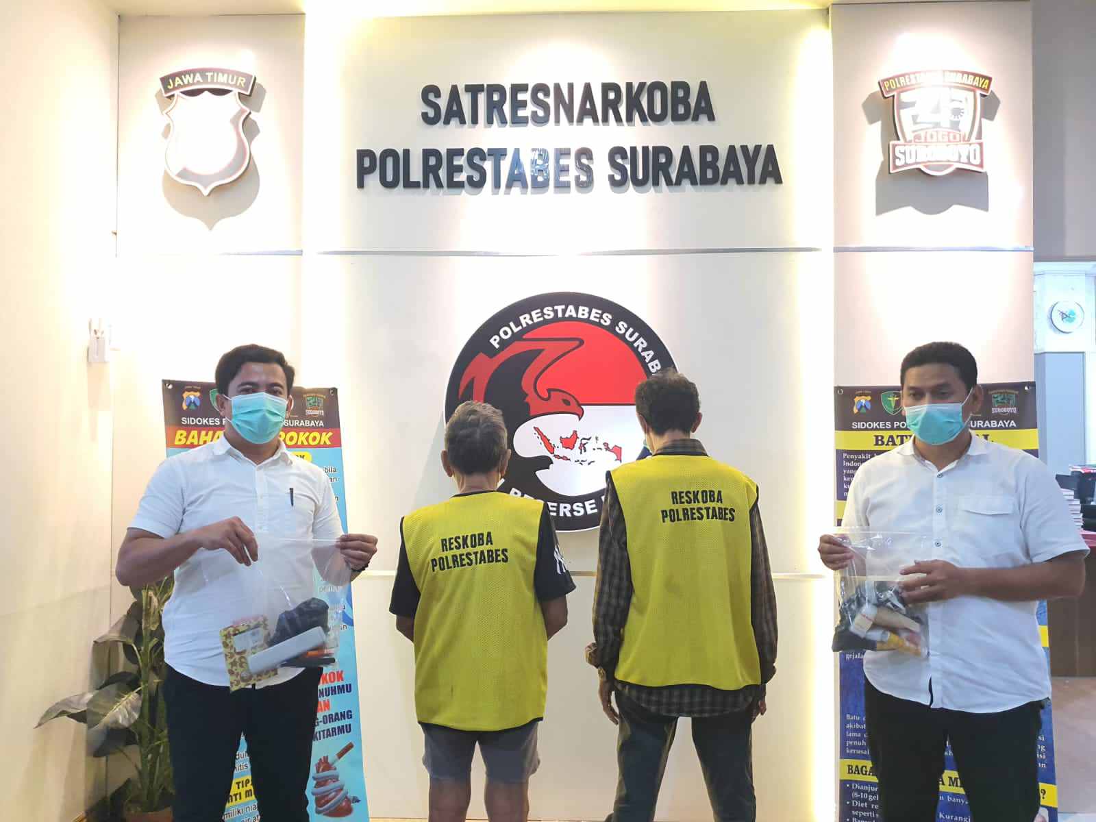 Bandar dan Pengedar Sabu Ditangkap di Kamar Kos di Surabaya