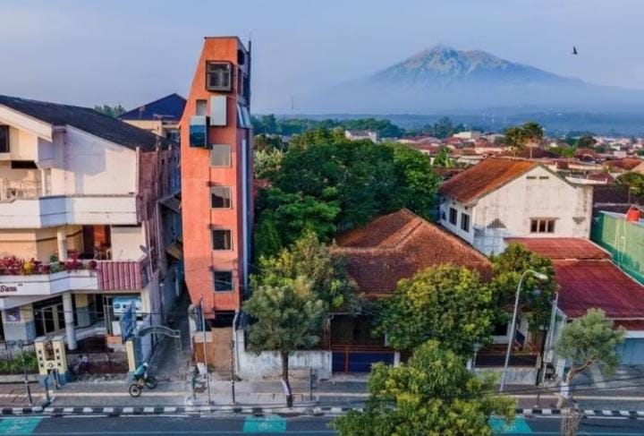 Hotel Paling Tipis di Dunia, Lebarnya Cuma 2,8 Meter