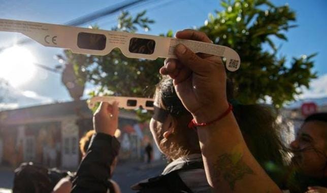 Ini Daerah Dilintasi Gerhana Matahari 20 April 2023