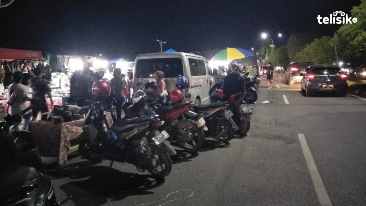 Jalan Poros Kendari Beach Berubah Jadi Pasar Malam