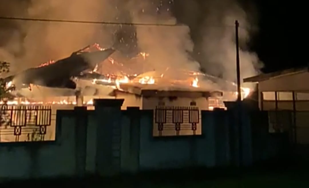 Kantor Dinas PUPR Muna Barat Rata dengan Tanah