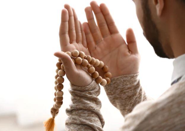 Keistimewaan Hari Jumat, Dua Waktu Mustajab Berdoa