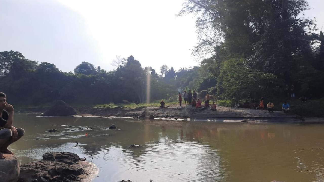 Mayat Wanita Tanpa Identitas dan Tak Bercelana Mengapung di Sungai
