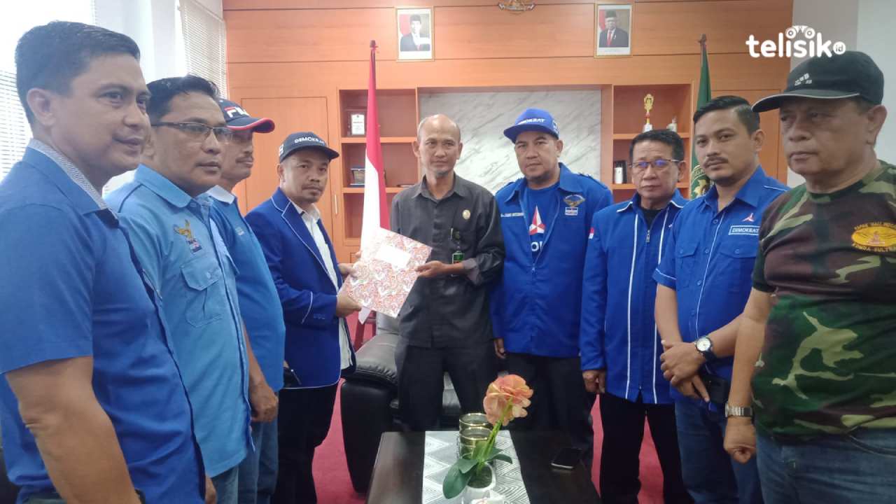 Pengurus Bersama Anggota Fraksi Partai Demokrat Kolaka Utara Datangi PN Lasusua Lawan Moeldoko