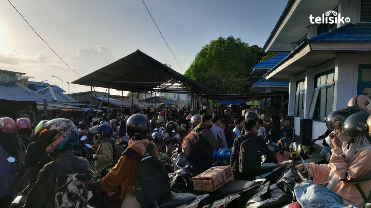 Penumpang Feri Tampo Masih Membludak Seminggu Usai Lebaran Idul Fitri