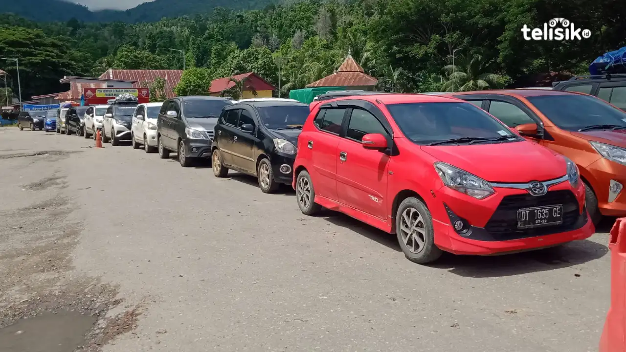 Tak Sabar Menunggu, Puluhan Pengendara Pilih Mudik Jalur Darat