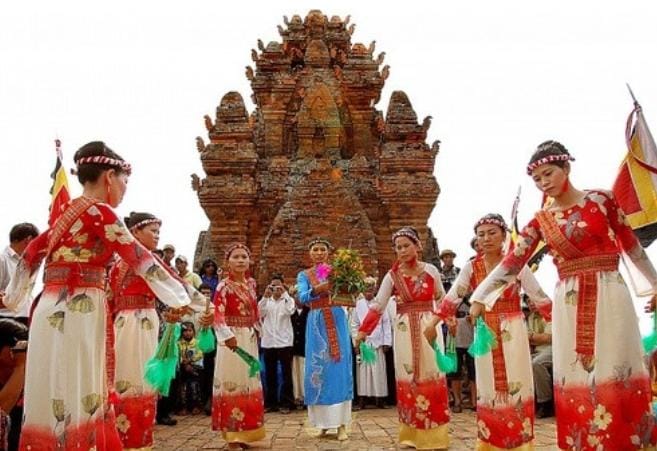 Umat Muslim di Negara Ini Anggap Salat dan Puasa Ramadan Tidak Wajib