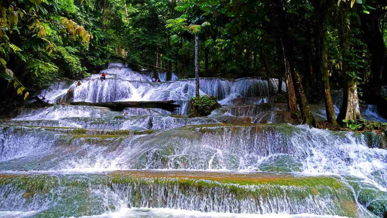 Air Terjun Moramo, Pesona Kecantikan Alam yang Memukau Mata
