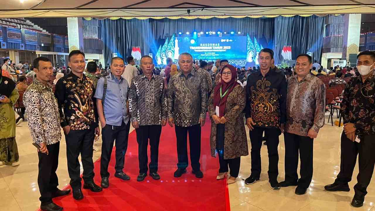 Bupati Konawe Terima Piagam Lencana Bakti Transmigrasi dari Kementerian Desa, PDTT