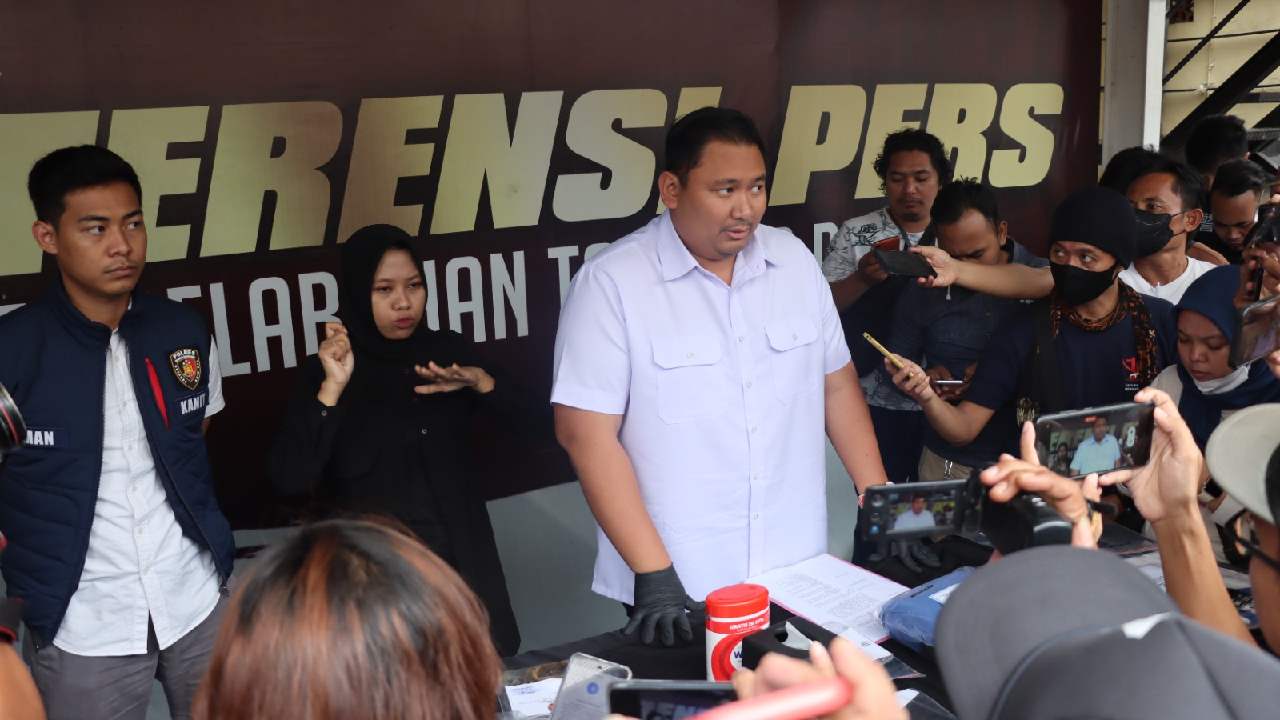 Diduga Terbakar Cemburu Pemuda Ini Nekat Habisi Kekasihnya