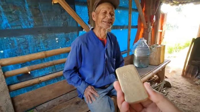 Dikira Gembel Tinggal di Gubuk, Ternyata Kakek Ini Punya Harta dan Emas Batangan Melimpah