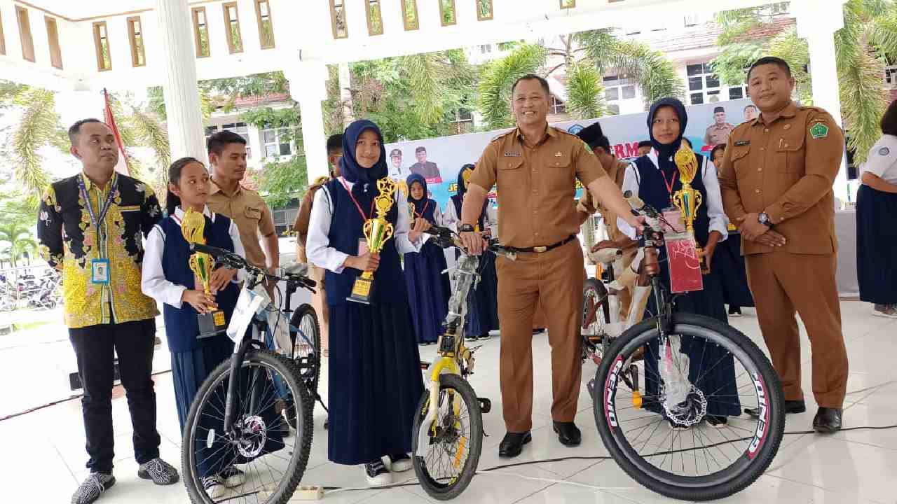 Final Cerdas Cermat se-Kabupaten Konawe, SMPN 1 Puriala dan SDN 1 Wawotobi Juara