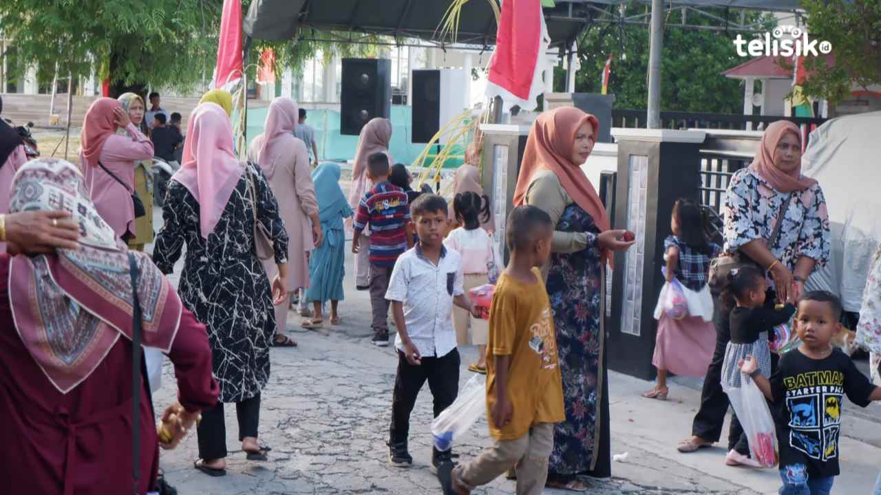 Polelei, Tradisi Unik Usai Salat Idul Adha dan Idul Fitri di Pulau Binongko Wakatobi
