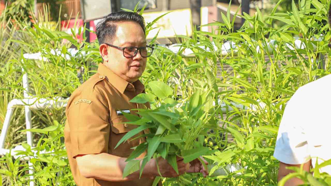 Sempat Absen, Sekdaprov Jawa Timur Adhy Karyono Akhirnya Penuhi Panggilan KPK