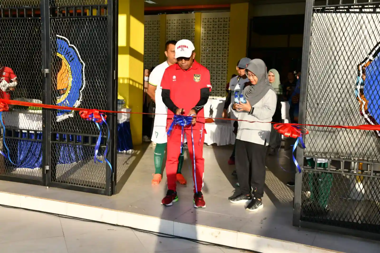 Rektor Resmikan Lapangan Sepak Bola UHO, Bertaraf Nasional Pertama di Sulawesi Tenggara 