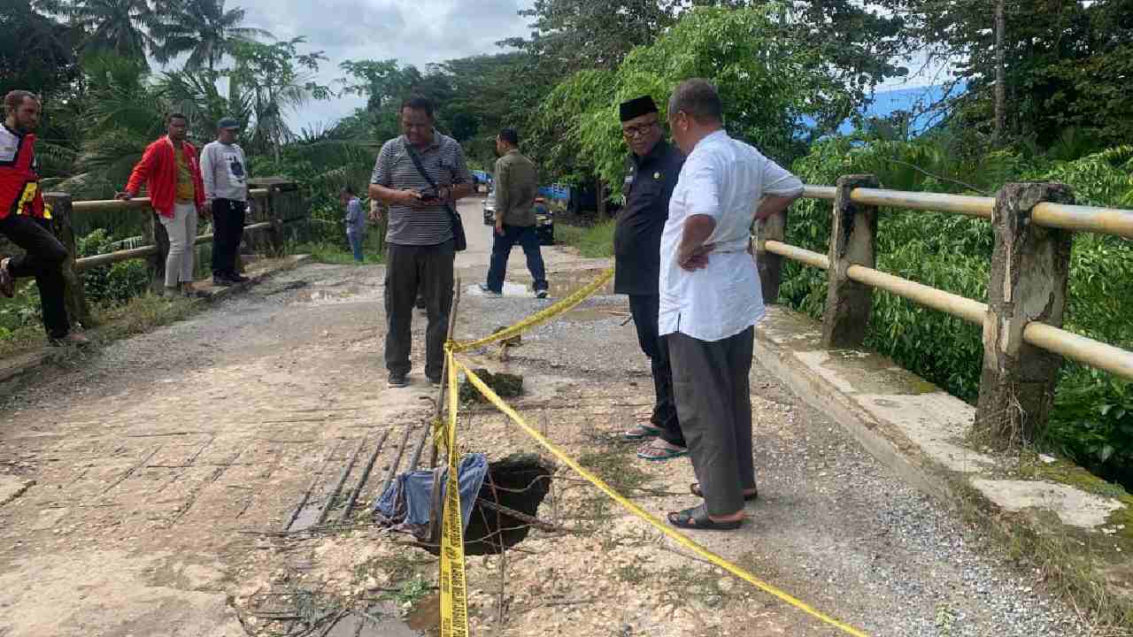 Jembatan Sungai Katangana Ambruk, Pemda Muna Barat Segera Perbaiki