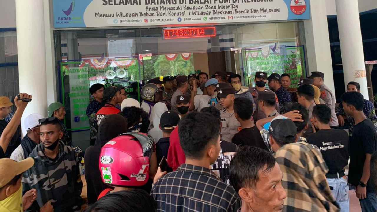 Kantor BPOM Digeruduk Ratusan Massa, Diduga Langgar Prosedur dan Matikan Pengusaha Lokal