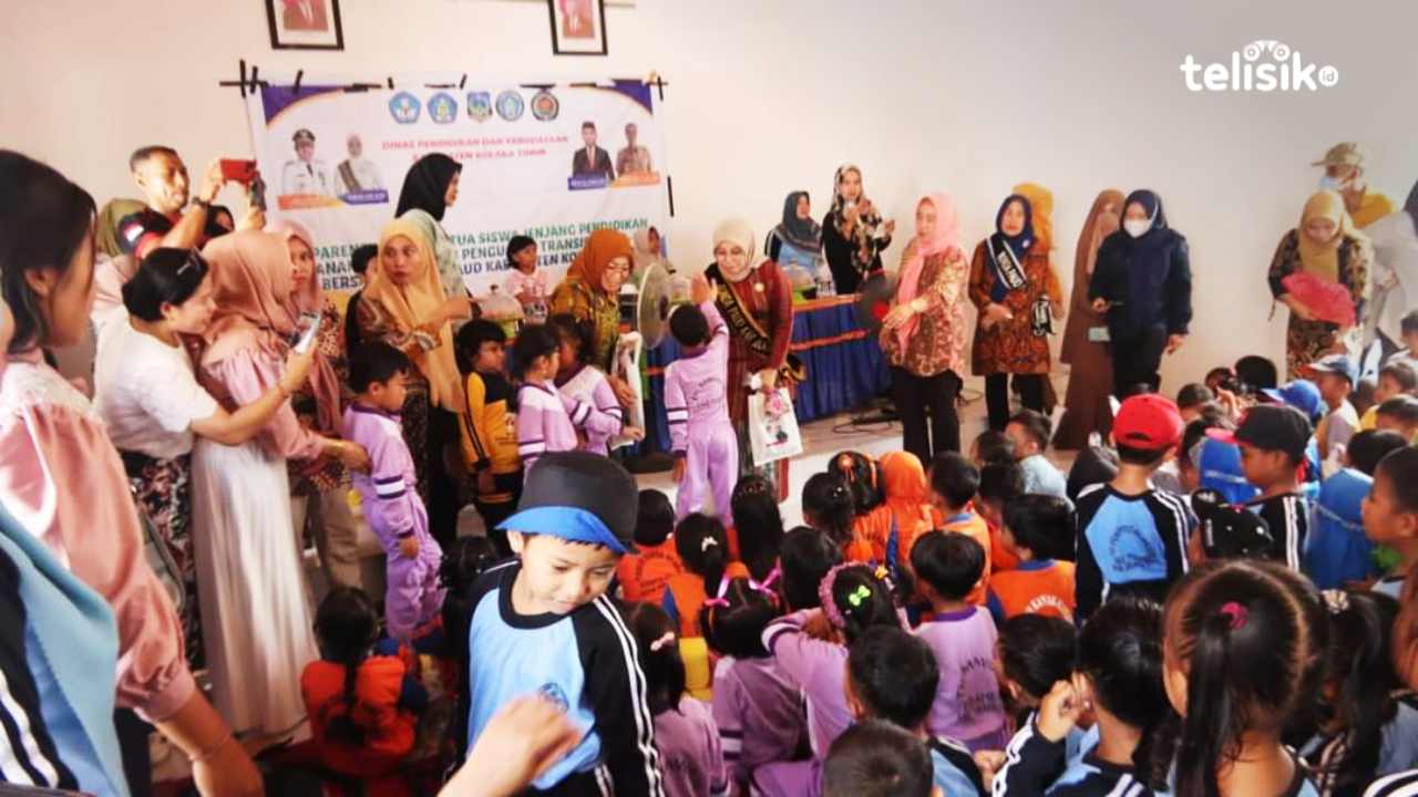 Perkuat Parenting Orang Tua Siswa, Bunda PAUD Kolaka Timur Sambangi Sejumlah TK