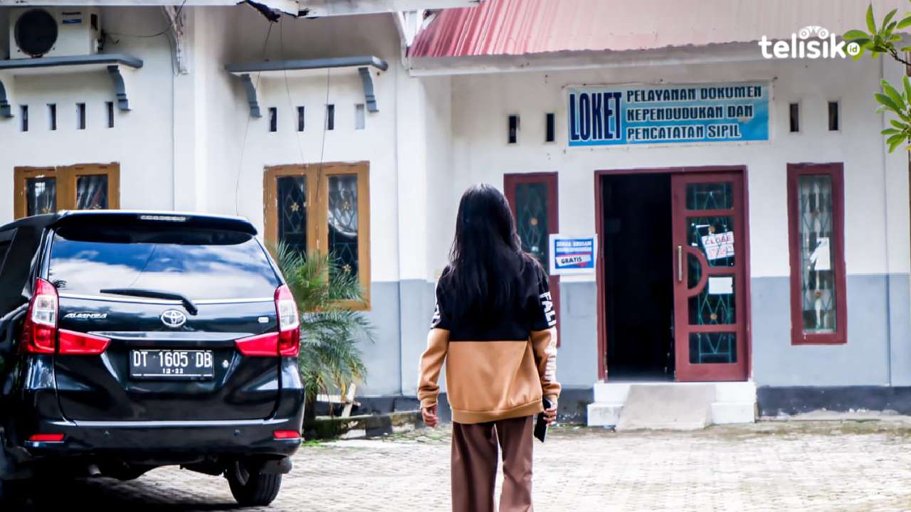 Warga Keluhkan Pelayanan Disdukcapil, Plt Kadis: Mohon Doanya Saja