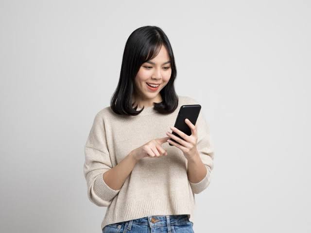 Cara Cegah Nomor Asing Chat di WhatsApp Tanpa Blokir