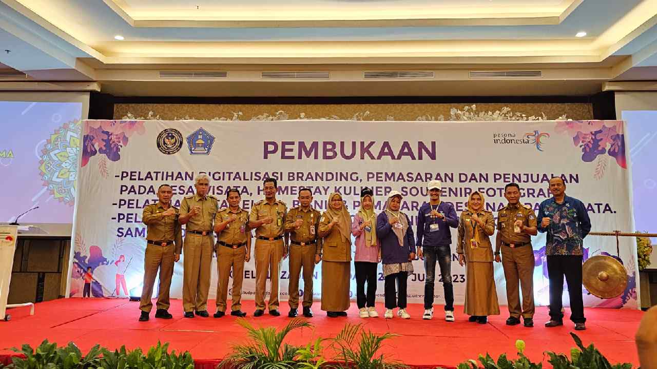 Dinas Kebudayaan dan Pariwisata Kota Kendari Latih Ratusan Pelaku Pariwisata