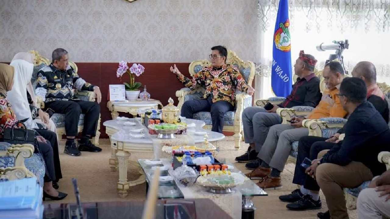 Kunjungi Kabupaten Wajo, Pj Bupati Buton Tengah Ajak Kerjasama Bidang IKM