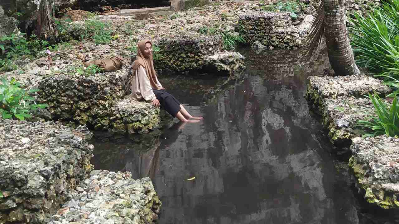 Rasakan Sensasi Unik Wisata Terapi Ikan di Uwe Kohondao Liya Togo Wakatobi