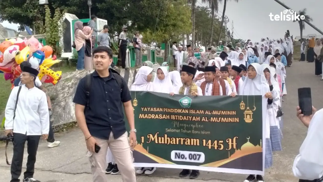 Ribuan Peserta Ramaikan Kirab Tahun Baru Islam 1445 H