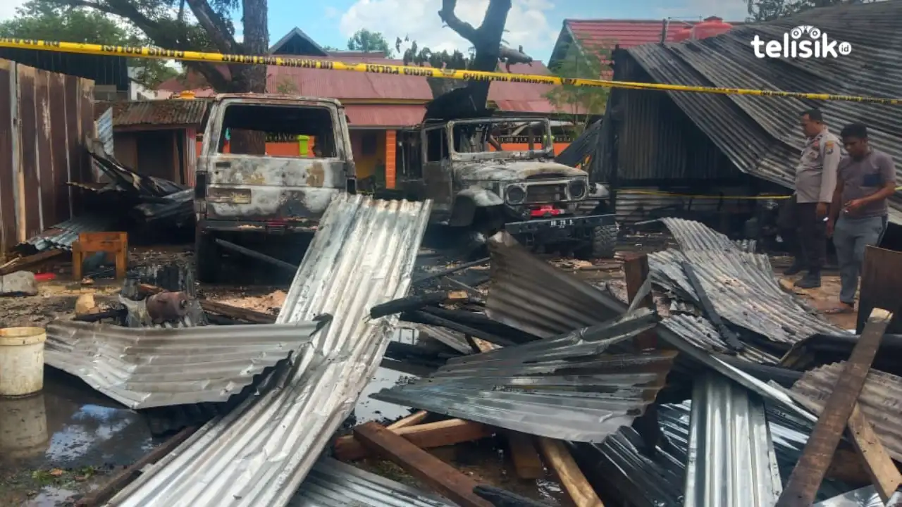 Si Jago Merah Lahap Bengkel Mobil di Kendari, Kerugian Ditaksir Rp 200 Juta