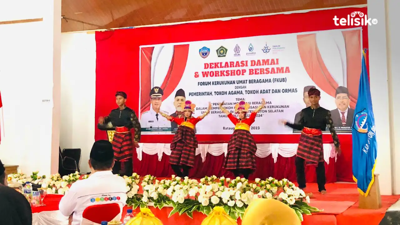 Tari Pidauna Wuta Warnai Deklarasi Damai di Buton Selatan