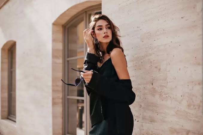 Tips Jadi Wanita Elegan dan Disukai Banyak Pria