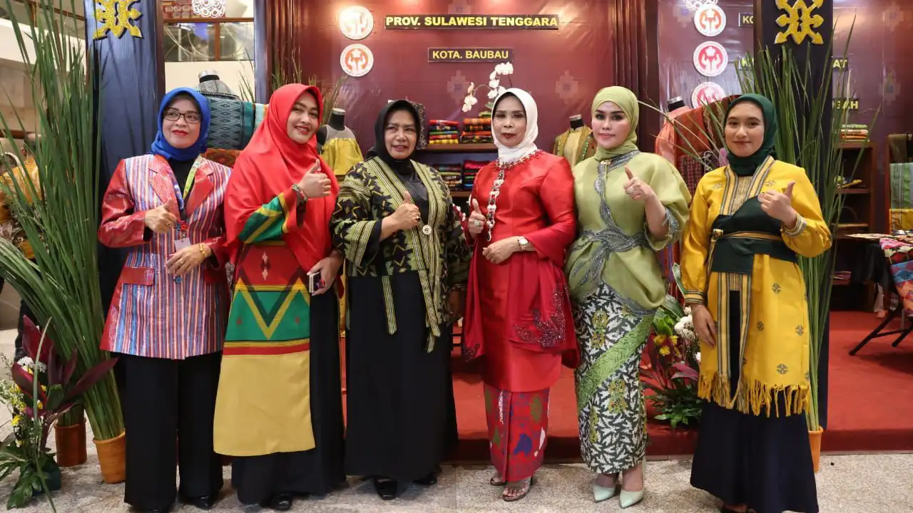 Dihadiri Ibu Negara, Bombana Perkenalkan Tenun Motif Baru di Pameran Kriyanusa