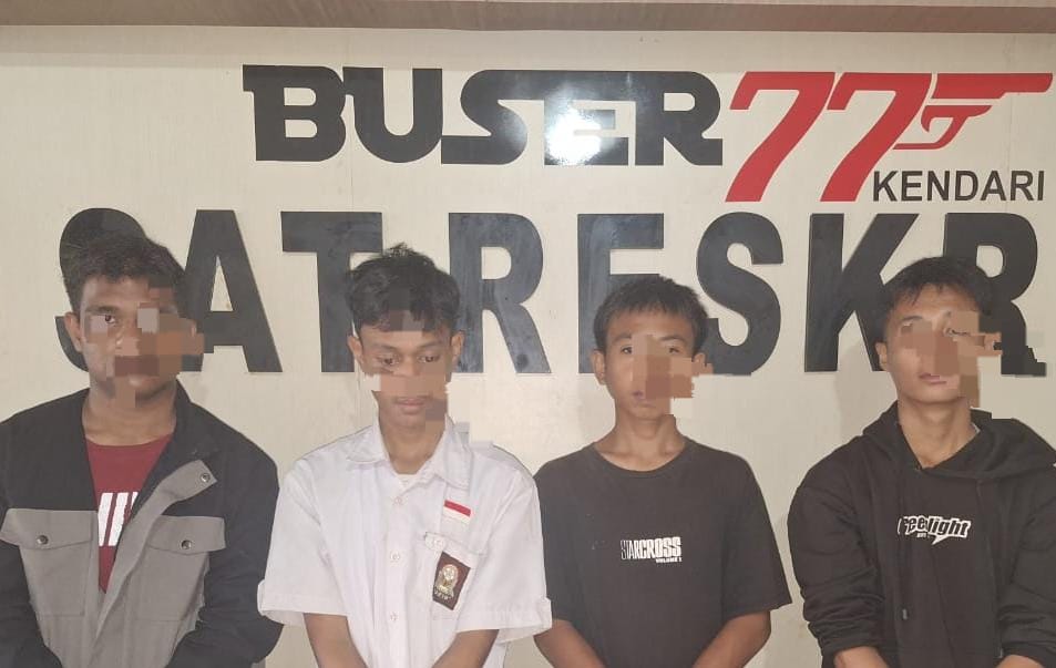 Hendak Tawuran 4 Pelajar Ditangkap Polisi, Bawa Sajam hingga Busur