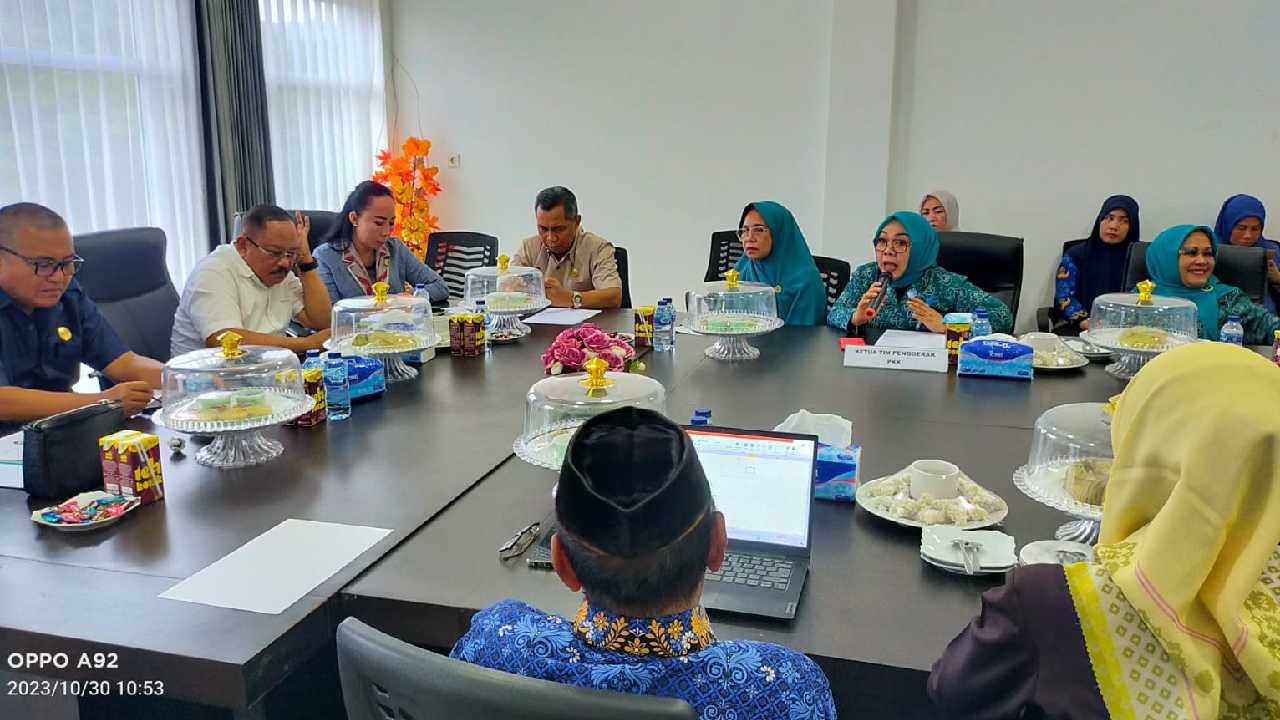 Ketua Dekranasda Konawe Bakal Bentuk Kampung Tenun Ameroro