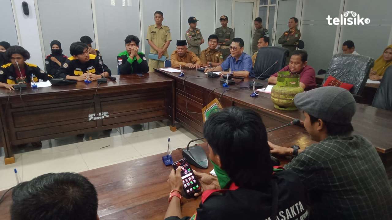 Mahasiswa Intens Kolaka Utara Demo Kelangkaan Gas Elpiji 3 Kg