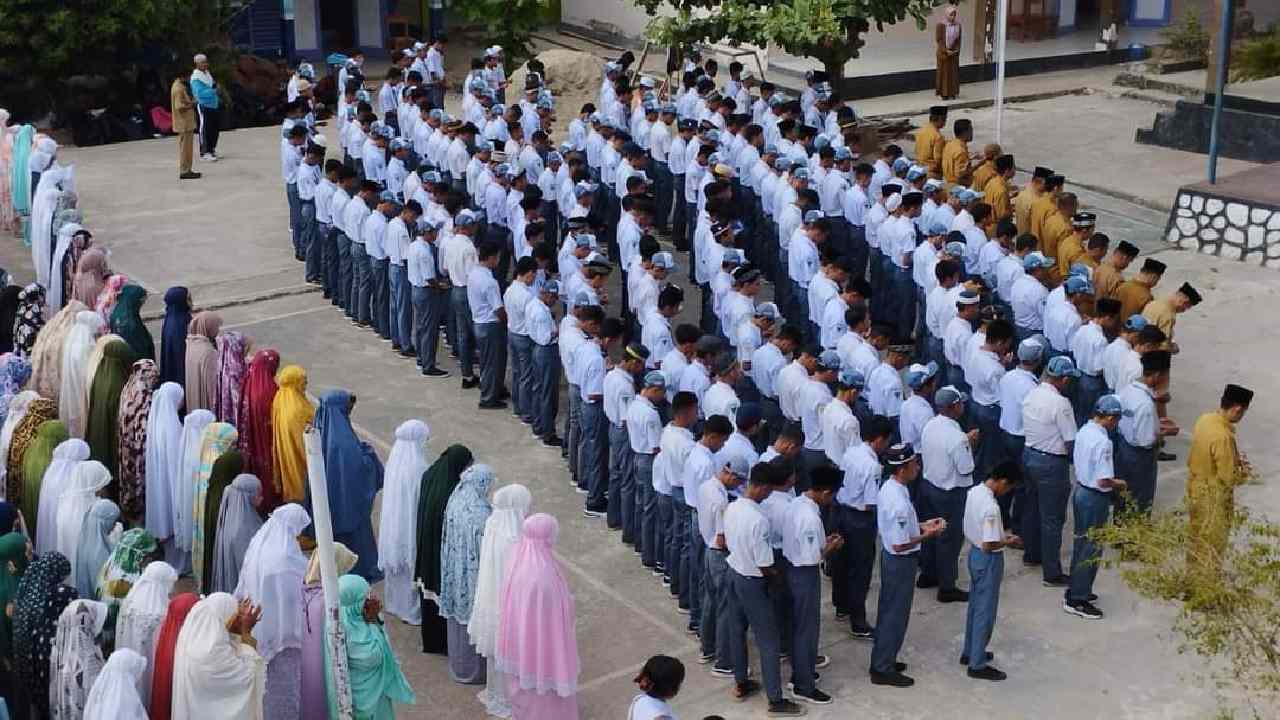 Puluhan Ribu Siswa di Sulawesi Tenggara Salat Gaib dan Doa Bersama untuk Palestina