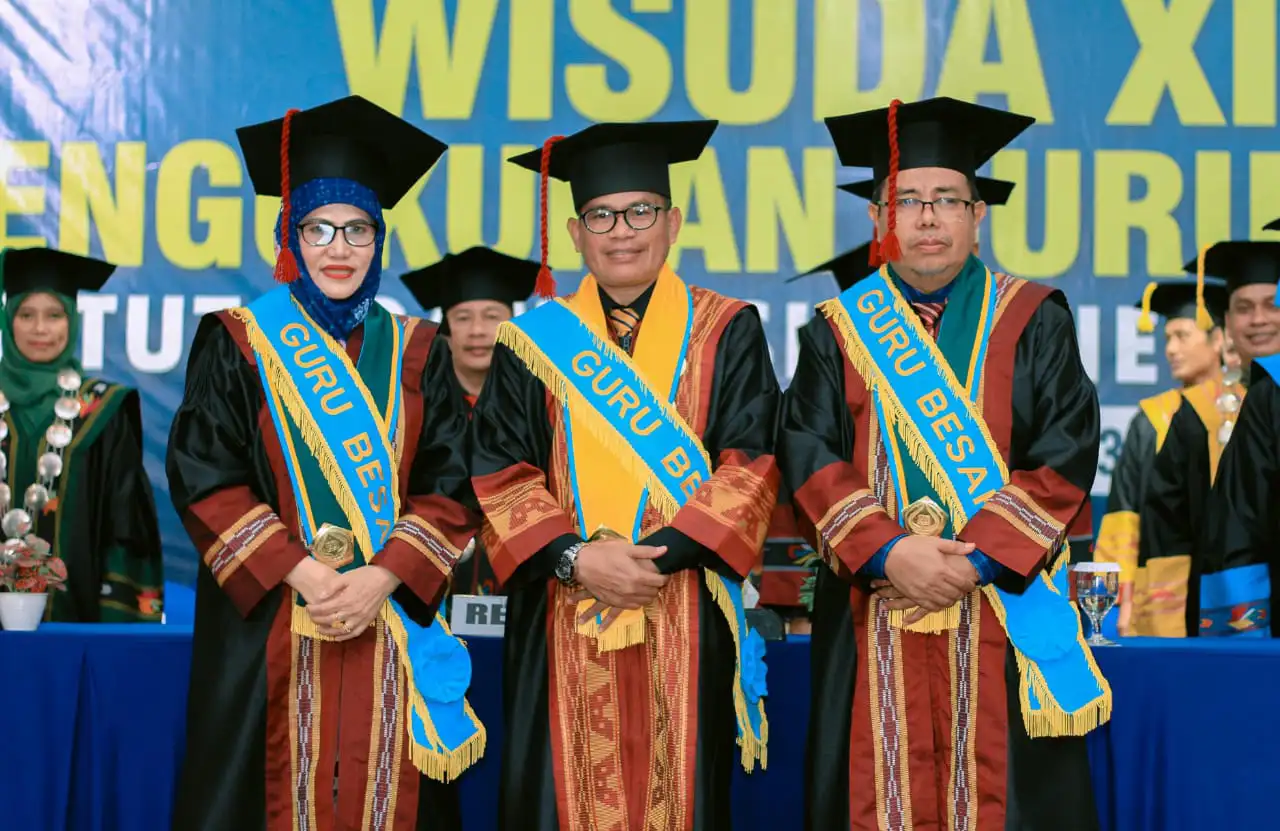 IAIN Kendari Kukuhkan 3 Guru Besar, Perjuangan Cinta Pasangan Suami Istri jadi Profesor