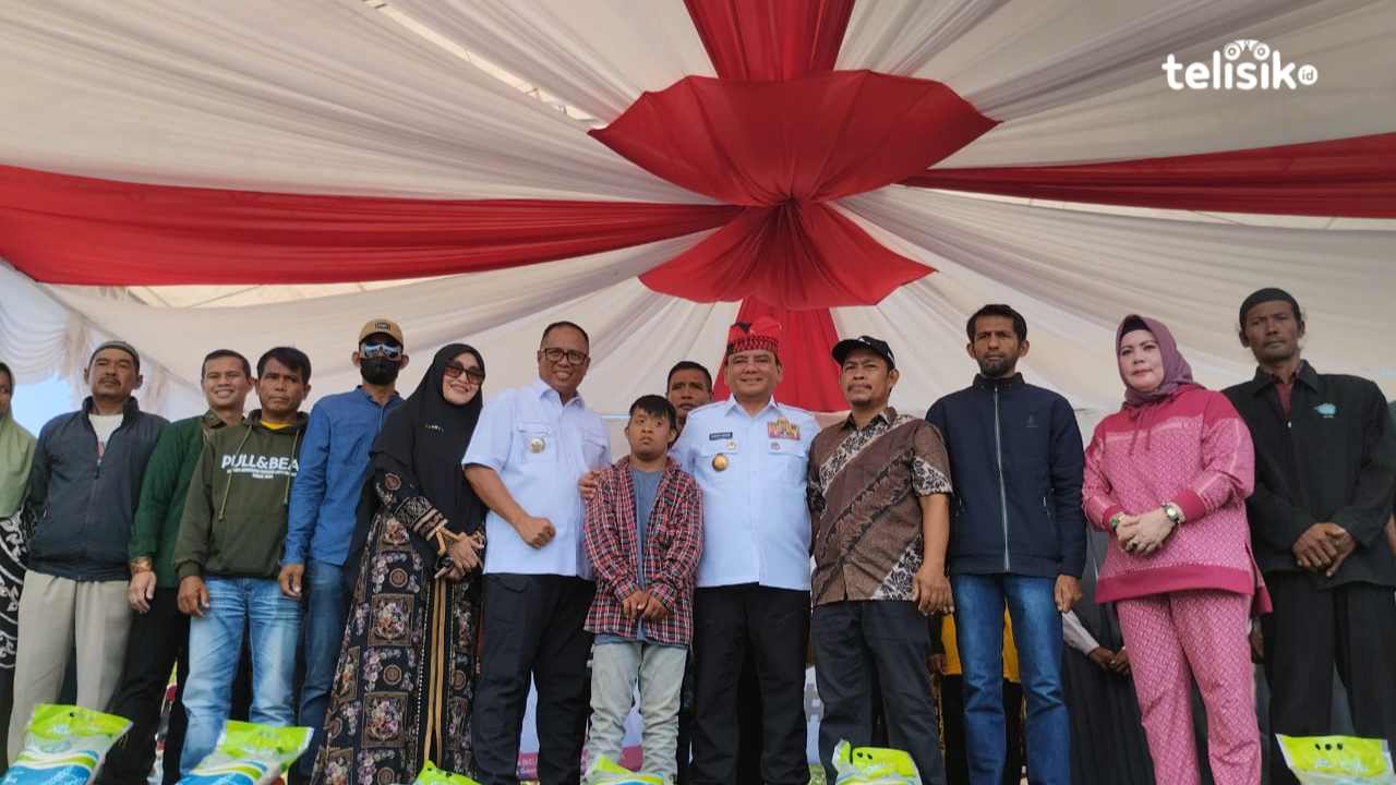 Pemprov Sulawesi Tenggara Beri 2000 Kupon Sembako Gratis Bagi Masyarakat Muna Barat