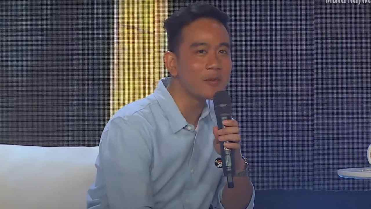 Trending Isu Gibran Ijazah Palsu, Gibran: Saya Pesanin Tiket ke Singapura