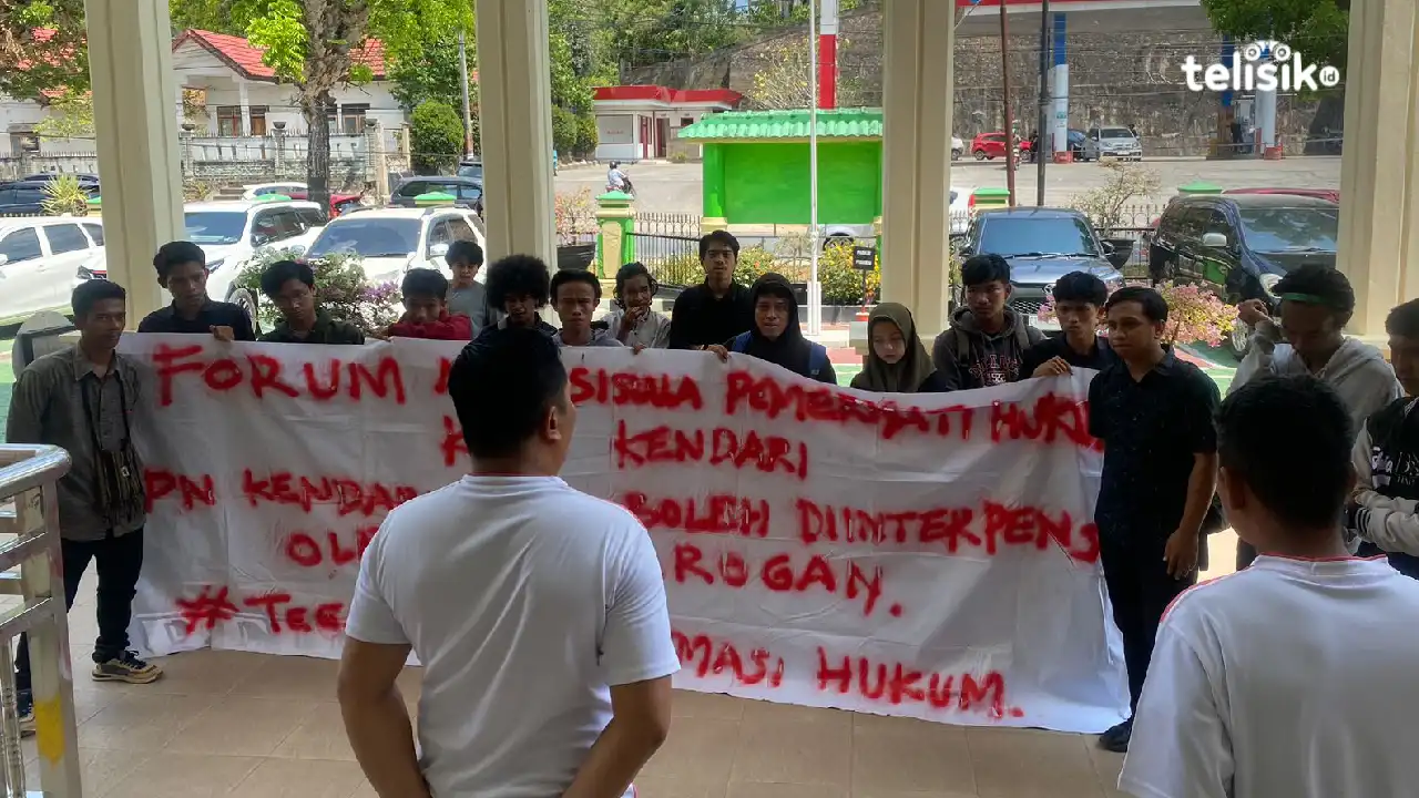 Vonis Bebas 2 Terdakwa Kasus Alfamidi, Puluhan Mahasiswa Dukung PN Kendari