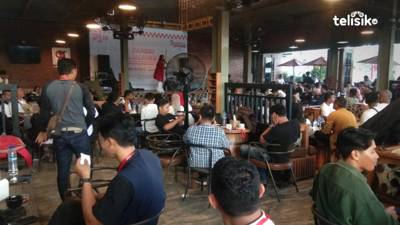 Kedatangan Ketum PSI Kaesang Pangarep di Kota Kendari Molor