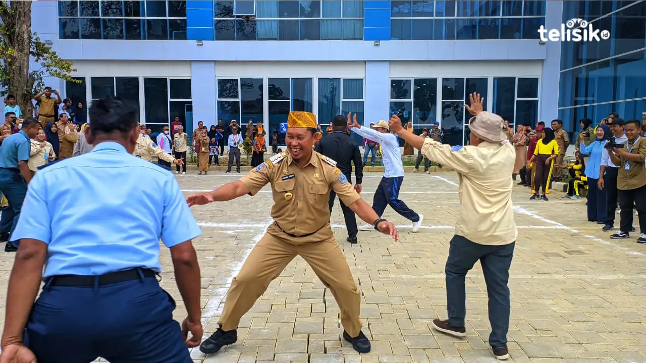 Lestarikan Permainan Tradisional, Pj Wali Kota Kendari Bermain Gasing, Metinggo dan Gala Asin