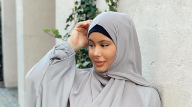 Merasakan Keajaiban saat Sujud Salat, Influencer Ini Memilih Mualaf