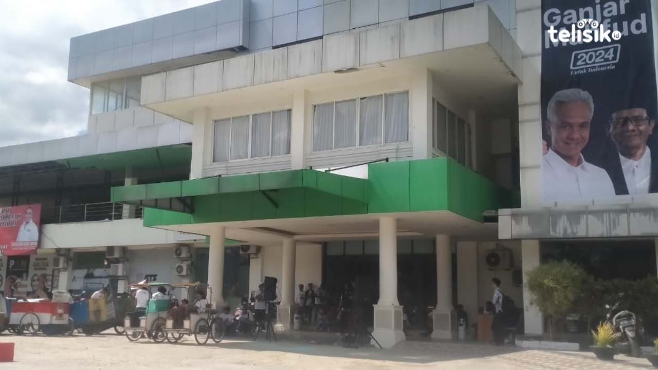 Ratusan Pendukung Ganjar Pranowo dari Berbagai Kalangan Penuhi Hotel Kubra Kendari