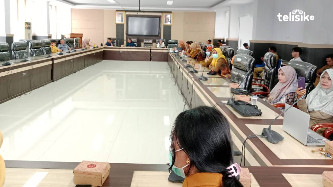 Belasan Tenaga Honorer Ngadu di DPRD Kendari Soal PPPK