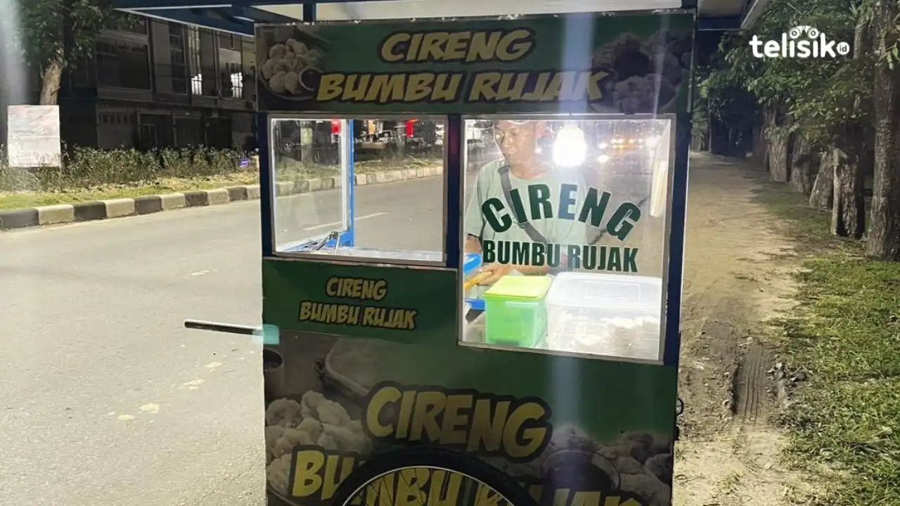 Nyontek Resep dari YouTube, Pria Ini Sukses Jualan Cireng di Kendari